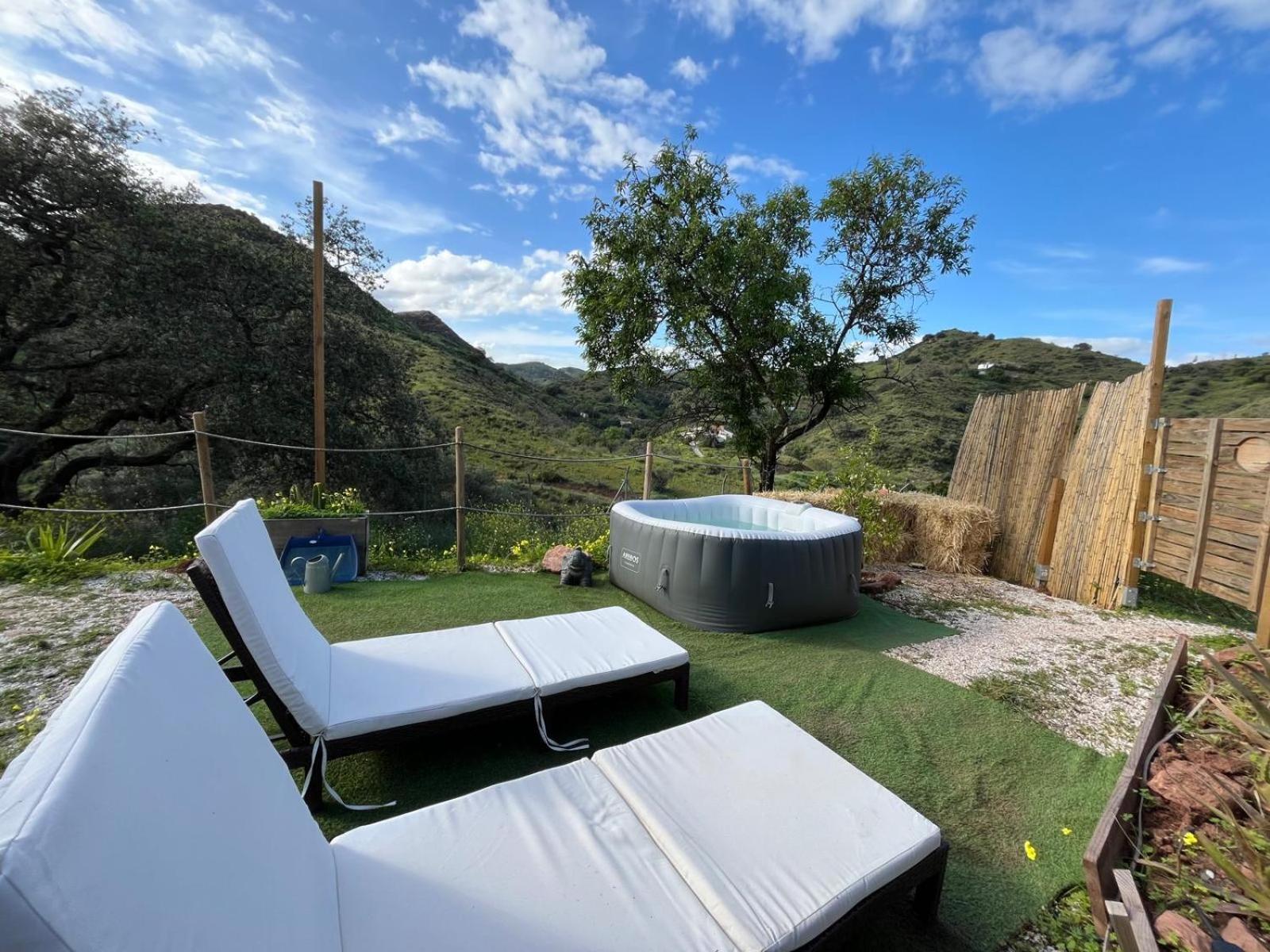 Luxury tent Glamping Burbuja Almendros Malaga